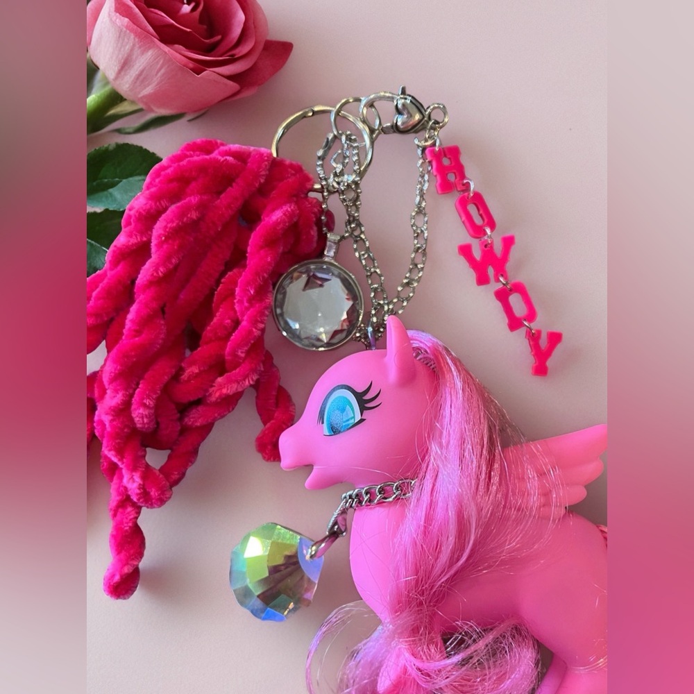 Pink Pony Pegasus Bag Chain - Picture 11 of 17